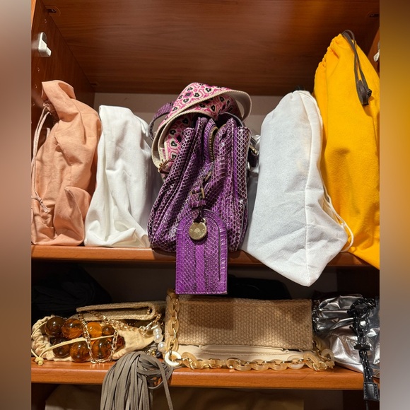 Like new luxury items! - Picture 1 of 1